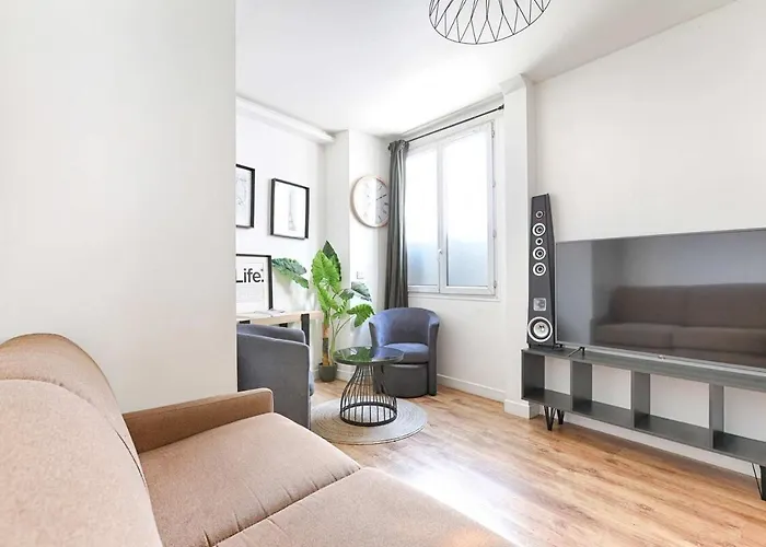 2br Montmartre Chapelle * Párizs
